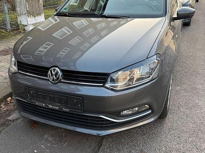 Gebraucht VW Polo LOUNGE 90 PS (66 kW) 2014 Grau Limousine
