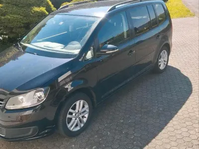 Gebraucht VW Touran 105 PS (77 kW) 2011 Schwarz Van / Kleinbus