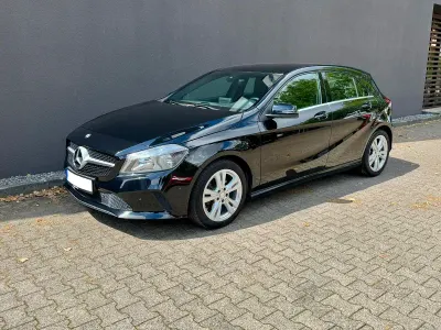 Gebraucht Mercedes A180 Urban 122 PS (89 kW) 2017 Schwarz Kleinwagen