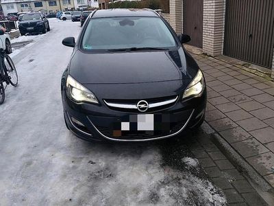 Schwarz Gebraucht 2013 Opel Astra Kombi | 5.999 €
