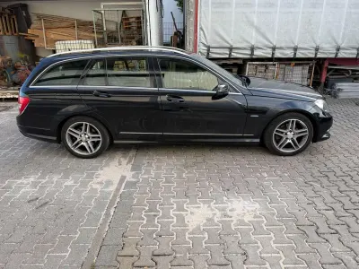 Gebraucht Mercedes C250 Avantgarde 204 PS (150 kW) 2011 Schwarz Kombi
