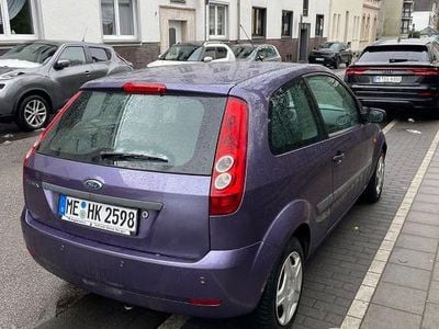 Gebraucht Ford Fiesta Style 60 PS (44 kW) 2007 Violet Kleinwagen