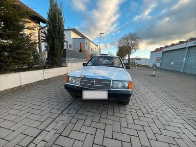 Second-hand Mercedes 190 108 CP (79 kW) 1986 Alb Berlinǎ