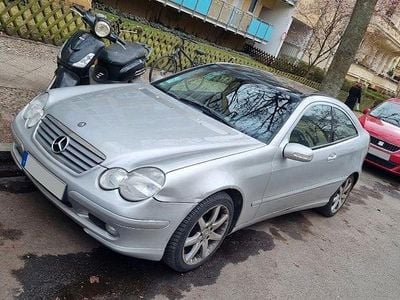 Usata Mercedes 200 163 CV (119 kW) 2002 Argento Coupé