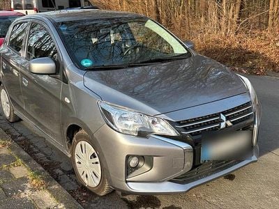 Grau Gebraucht 2020 Mitsubishi Space Star Intro Edition Kleinwagen | 7.900 € (Etwas zu teuer)