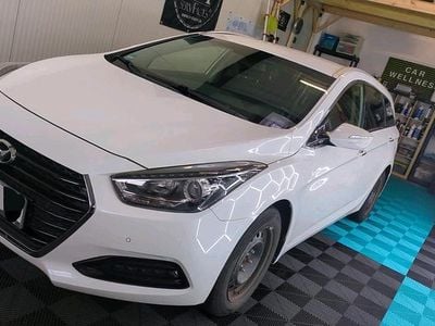 Gebraucht Hyundai i40 165 PS (121 kW) 2018 Weiß Kombi