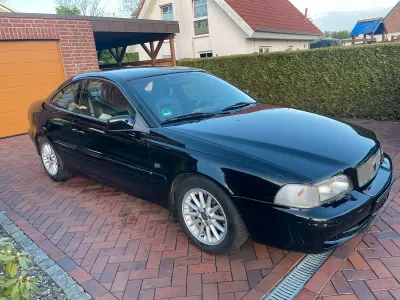 Używany Volvo C70 163 KM (119 kW) 2002 Czarny Coupe