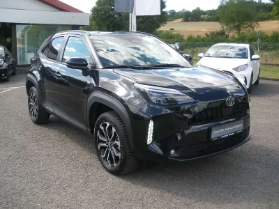 Gebraucht Toyota Yaris Cross 131 PS (96 kW) 2025 Schwarz SUV
