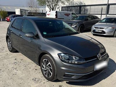 Gebraucht VW Golf VII Sound 110 PS (80 kW) 2017 Grau Kleinwagen