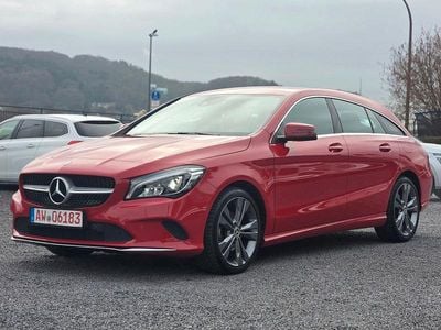 Gebraucht Mercedes CLA180 122 PS (89 kW) 2018 Rot Limousine