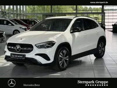 Gebraucht Mercedes GLA220 Progressive 190 PS (139 kW) 2024 Weiß SUV