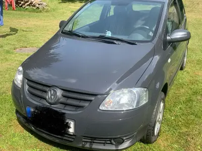 Gebraucht VW Fox 70 PS (51 kW) 2009 Grau Kleinwagen