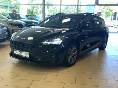 Gebraucht Ford Focus ST-Line 120 PS (88 kW) 2022 Schwarz Kombi