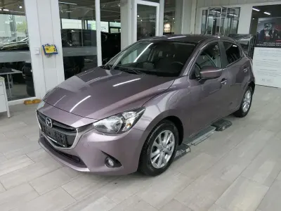 Gebraucht Mazda 2 Exclusive-Line 90 PS (66 kW) 2015 Rot Limousine