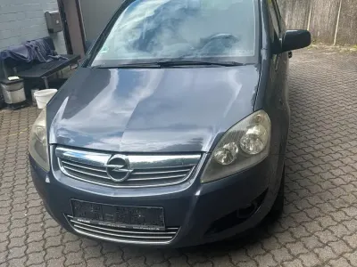 Gebraucht Opel Zafira 125 PS (91 kW) 2010 Grau Van / Kleinbus