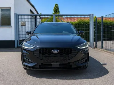 Gebraucht Ford Focus ST-Line X 155 PS (114 kW) 2024 Schwarz Kombi