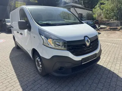 Gebraucht Renault Trafic Komfort 125 PS (91 kW) 2016 Weiß Van / Kleinbus