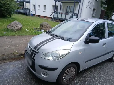 Gebraucht Hyundai i10 77 PS (56 kW) 2009 Silber Kleinwagen