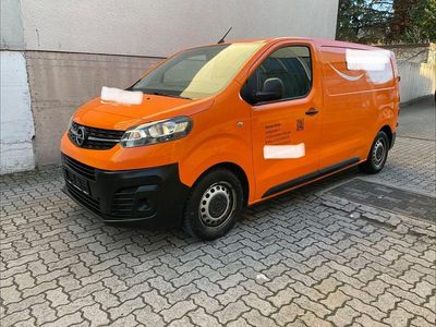 Weiß Gebraucht 2021 Opel Vivaro Selection Van / Kleinbus | 10.950 €