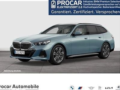 Gebraucht BMW 550e M Sport 489 PS (359 kW) 2025 Grün Kombi