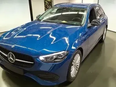 Gebraucht Mercedes C220 Avantgarde 270 PS (198 kW) 2023 Blau Limousine