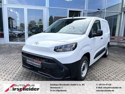 Weiß Gebraucht 2024 Toyota Proace City City Van / Kleinbus | 23.890 € (Fairer Preis)