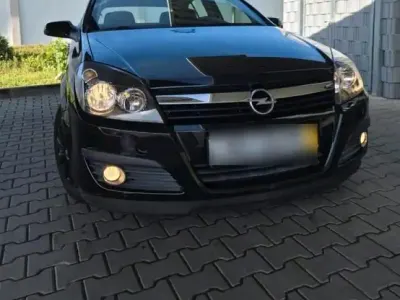 Gebraucht Opel Astra 101 PS (74 kW) 2006 Schwarz Limousine