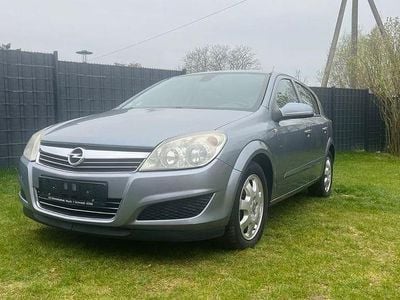 Gebraucht Opel Astra Edition 105 PS (77 kW) 2007 Silber Limousine