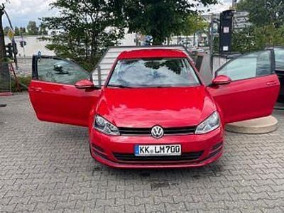 Gebraucht VW Golf VII Comfortline 86 PS (63 kW) 2015 Rot Limousine