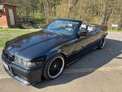 Gebraucht BMW 318 Cabriolet 115 PS (84 kW) 1996 Schwarz Cabrio
