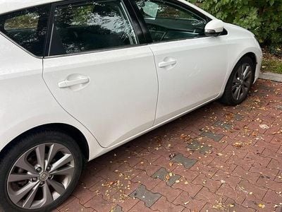 Toyota Auris Hybrid