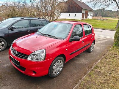 Gebraucht Renault Clio II 59 PS (43 kW) 2009 Rot Kleinwagen