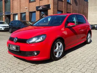 Gebraucht VW Golf VI Highline 122 PS (89 kW) 2011 Rot Kleinwagen
