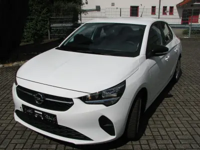 Używany Opel Corsa-e Edition 100 kW (136 KM) 2022 Biały Hatchback