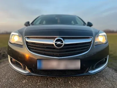 Gebraucht Opel Insignia 140 PS (102 kW) 2015 Schwarz Kombi