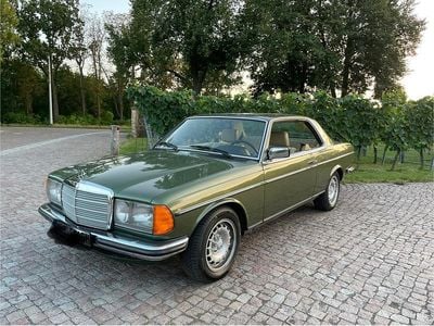 Usata Mercedes 280 185 CV (136 kW) 1984 Verde Coupé