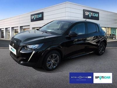 Gebraucht Peugeot e-208 Allure 100 kW (136 PS) 2023 Schwarz Kleinwagen