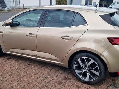 Gold Gebraucht 2017 Renault Mégane IV Bose Edition Limousine | 8.300 € (Guter Preis)