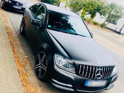 Gebraucht Mercedes 220 170 PS (125 kW) 2011 Schwarz Limousine