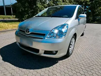 Gebraucht Toyota Corolla Verso 136 PS (100 kW) 2006 Silber Van / Kleinbus