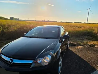 Gebraucht Opel Astra GTC 105 PS (77 kW) 2005 Schwarz Coupé