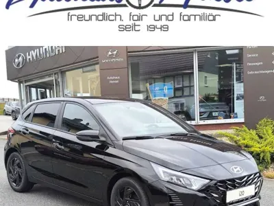 Neu Hyundai i20 Blackline 90 PS (66 kW) 2026 Phantom black Kleinwagen