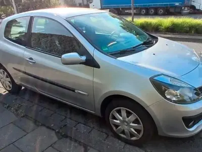 Usata Renault Clio II 75 CV (55 kW) 2009 Argento Utilitaria