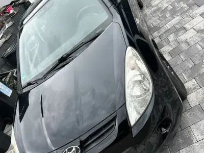 Gebraucht Hyundai i20 Classic 77 PS (56 kW) 2012 Schwarz Kleinwagen