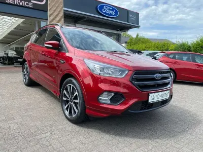 Gebraucht Ford Kuga ST-Line 179 PS (131 kW) 2017 Ruby red (metallic) SUV