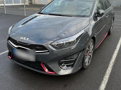 Grau Gebraucht 2022 Kia ProCeed GT GT Kleinwagen | 24.000 € (Fairer Preis)