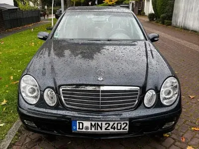 Gebraucht Mercedes E200 Classic 163 PS (119 kW) 2003 Blau Limousine