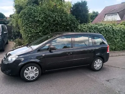 Gebraucht Opel Zafira Family 116 PS (85 kW) 2012 Schwarz Van / Kleinbus