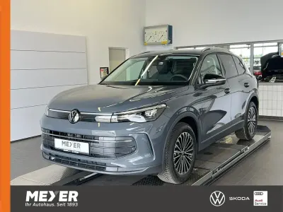 Neu VW Tiguan 150 PS (110 kW) 2026 Grenadillschwarz metallic SUV