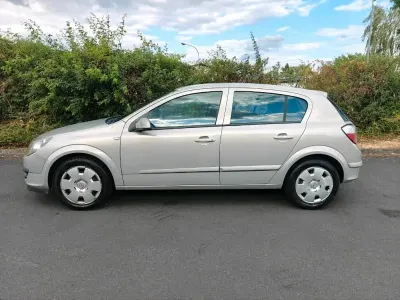 Gebraucht Opel Astra Edition 90 PS (66 kW) 2005 Silber Limousine